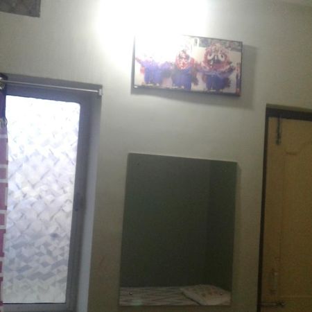 Ganesh Lodge Puri Exteriör bild