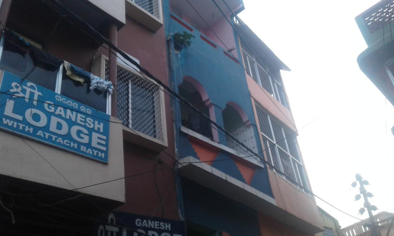 Ganesh Lodge Puri Exteriör bild