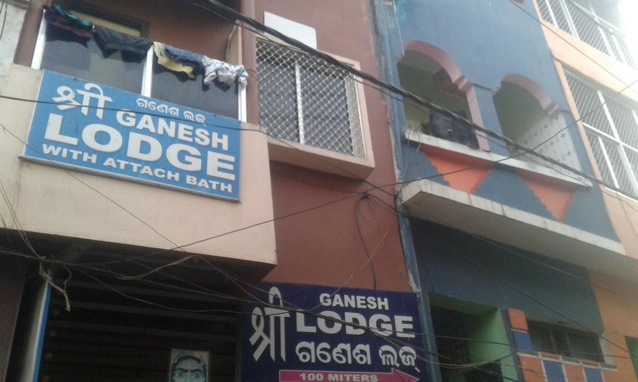 Ganesh Lodge Puri Exteriör bild